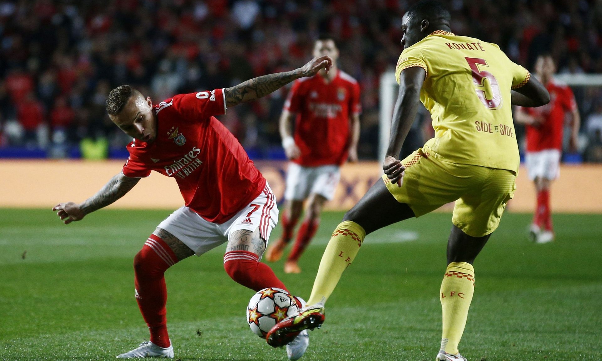 Liverpool- Benfica: Thong dong vào bán kết
