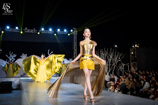  Model Kid Trần Thủy Tiên trở thành gương mặt đại diện xuất sắc tại 9 Fashion Show mùa 2 “Once Upon A Time”